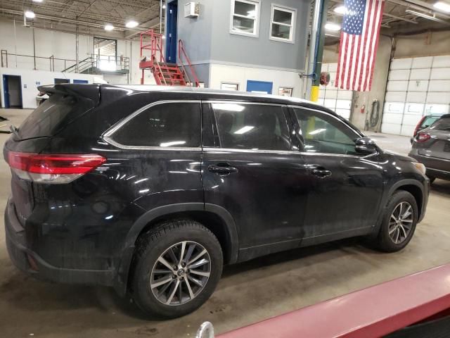 2017 Toyota Highlander SE