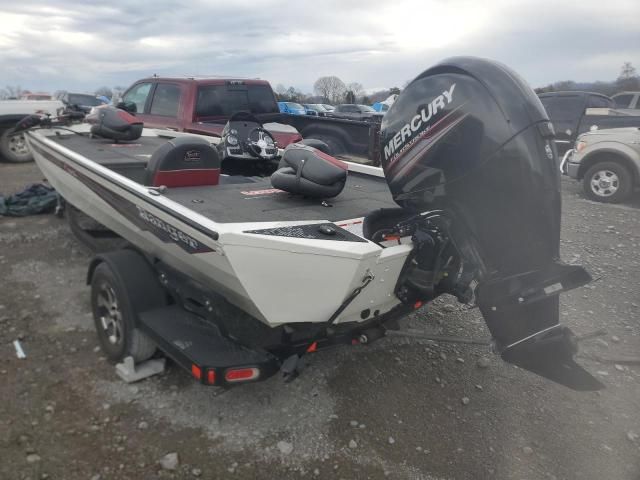 2017 Land Rover Boat