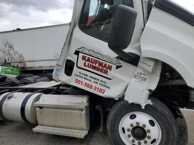 2020 Freightliner Cascadia 126