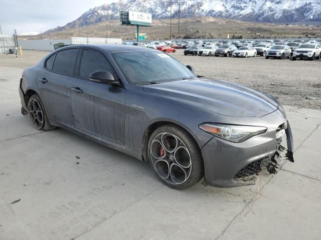 2022 Alfa Romeo Giulia Super