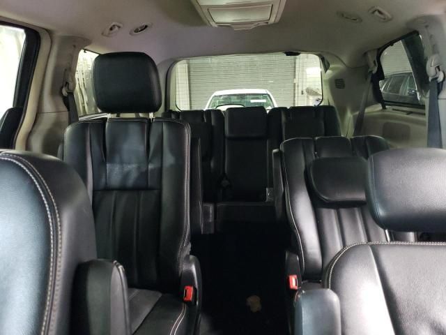 2013 Chrysler Town & Country Touring L