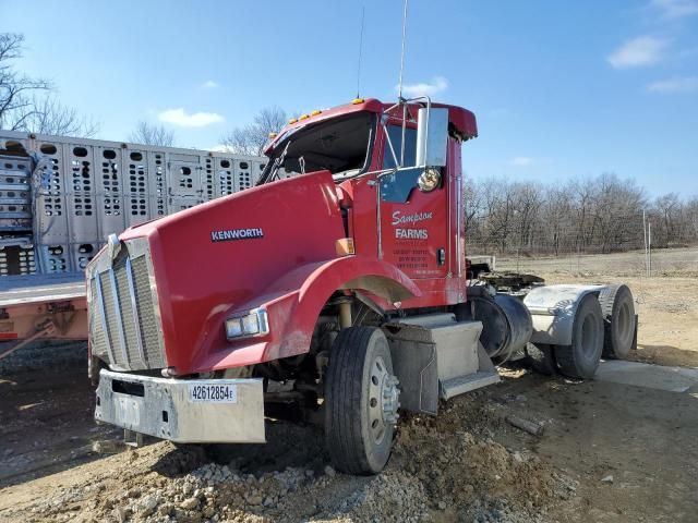 2006 Kenworth Construction T800