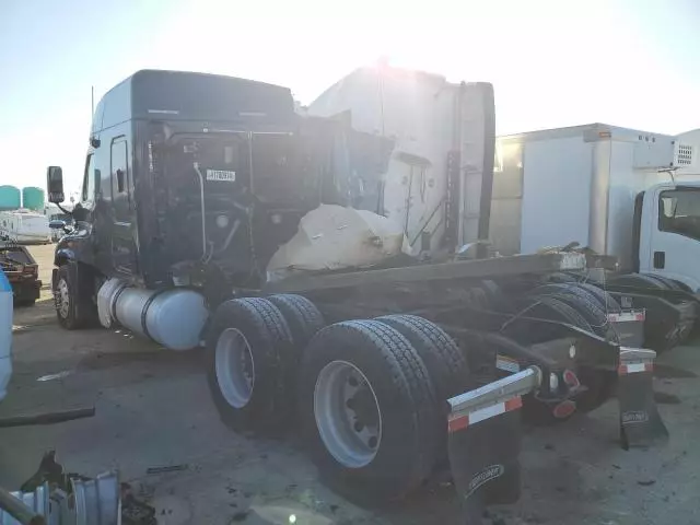 2013 Freightliner Cascadia 125