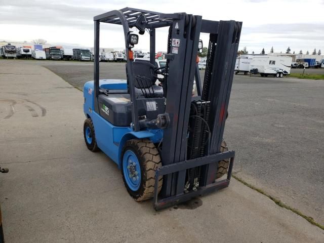 2022 Forklift CPD38