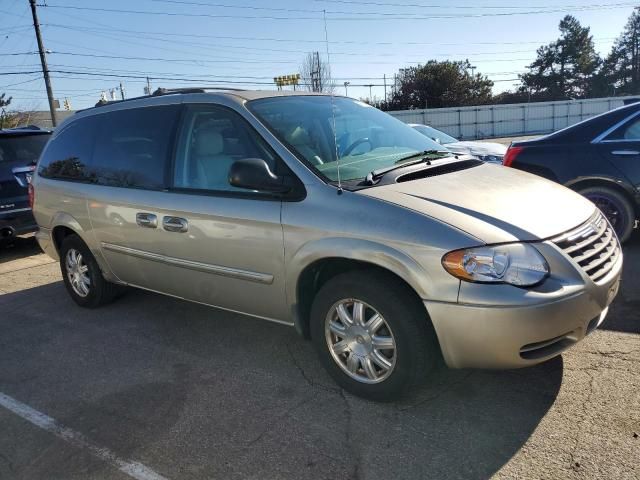 2005 Chrysler Town & Country Touring