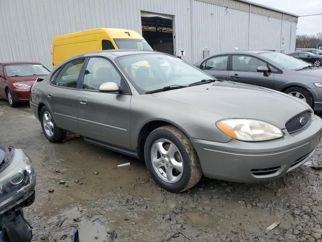 2004 Ford Taurus SE