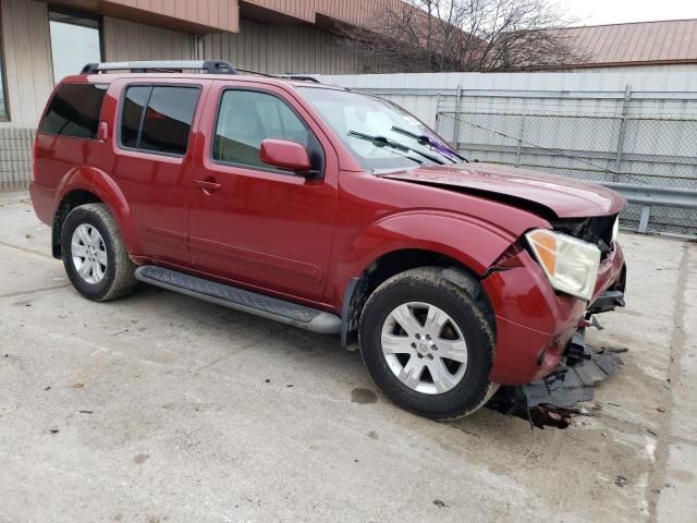 2005 Nissan Pathfinder LE