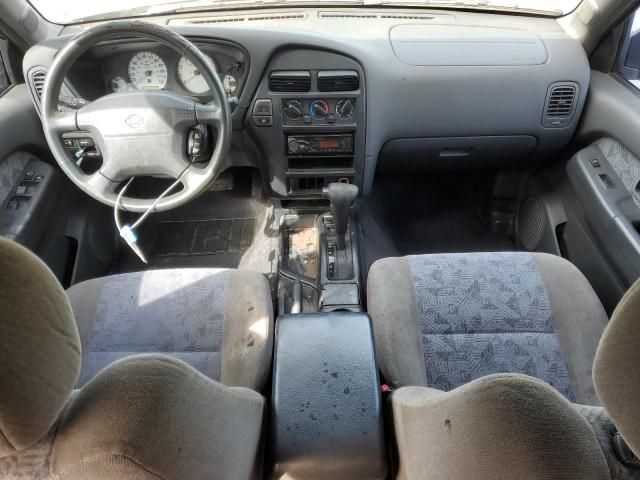 2000 Nissan Pathfinder LE