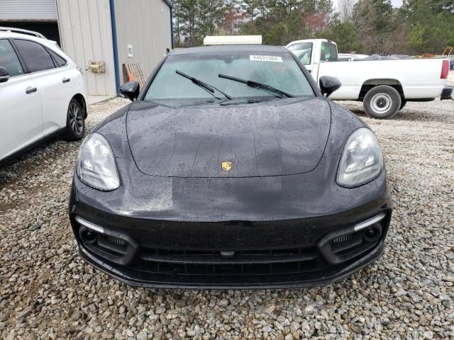 2022 Porsche Panamera Base