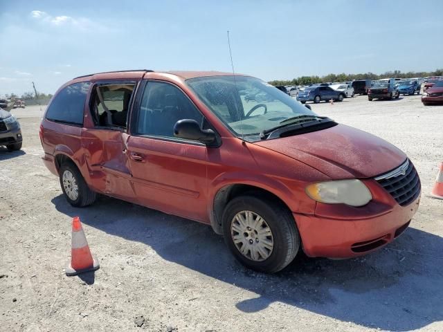 2007 Chrysler Town & Country LX