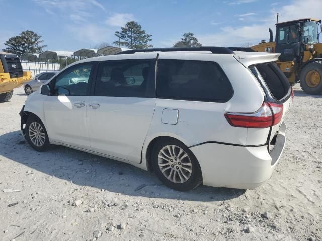 2016 Toyota Sienna XLE