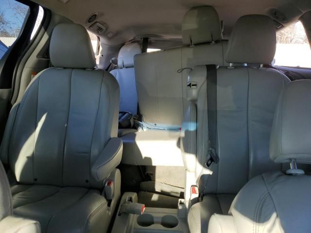 2015 Toyota Sienna LE