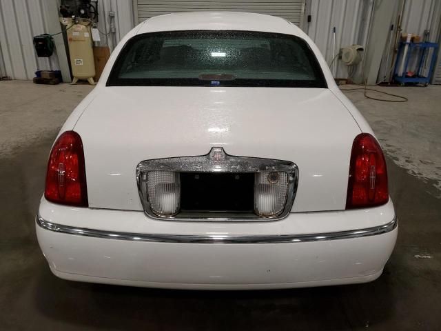 2001 Lincoln Town Car Signature