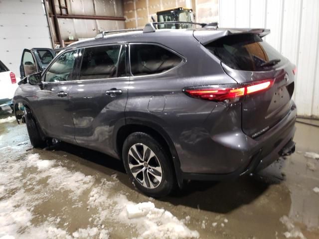 2022 Toyota Highlander XLE