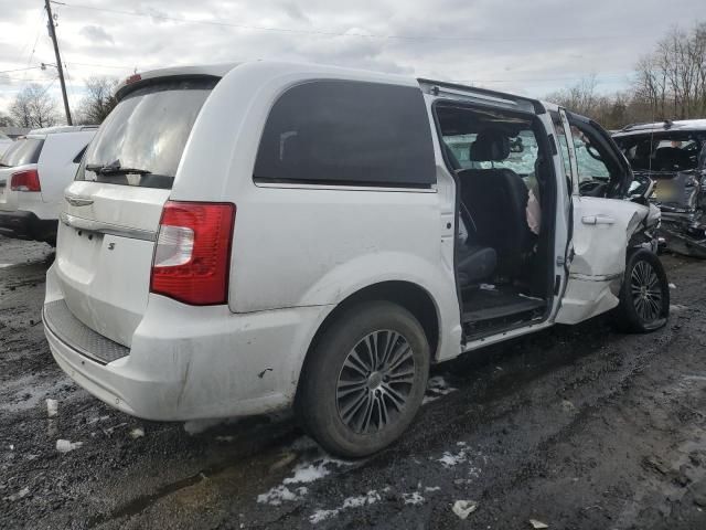 2014 Chrysler Town & Country S