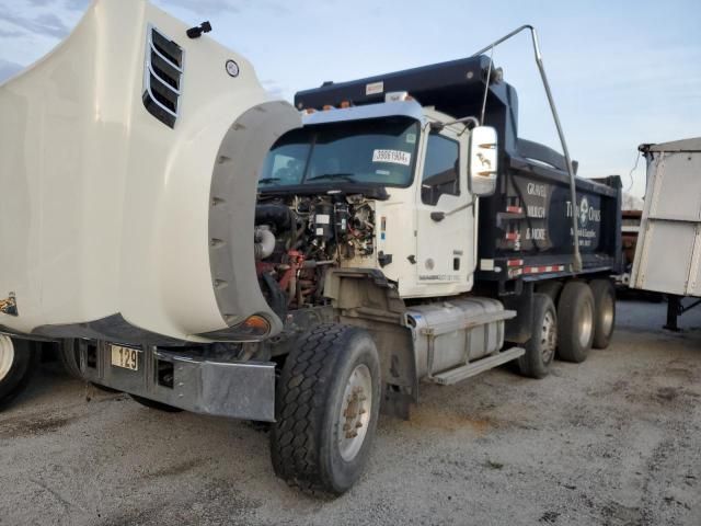 2018 Mack 700 GU700