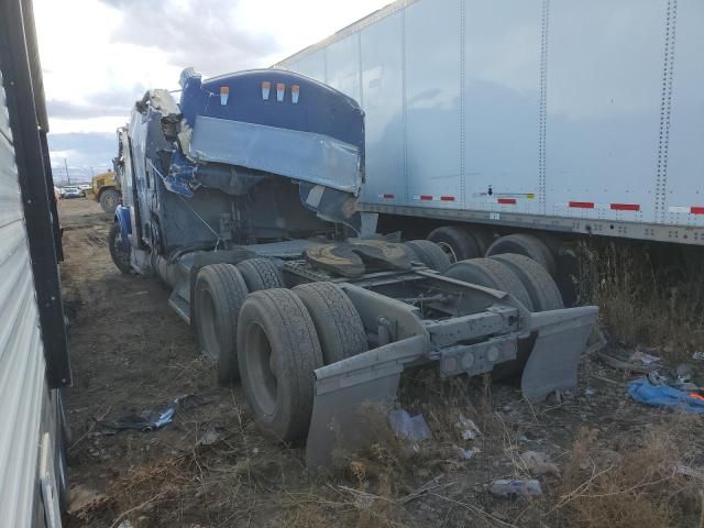 2019 Kenworth Construction W900