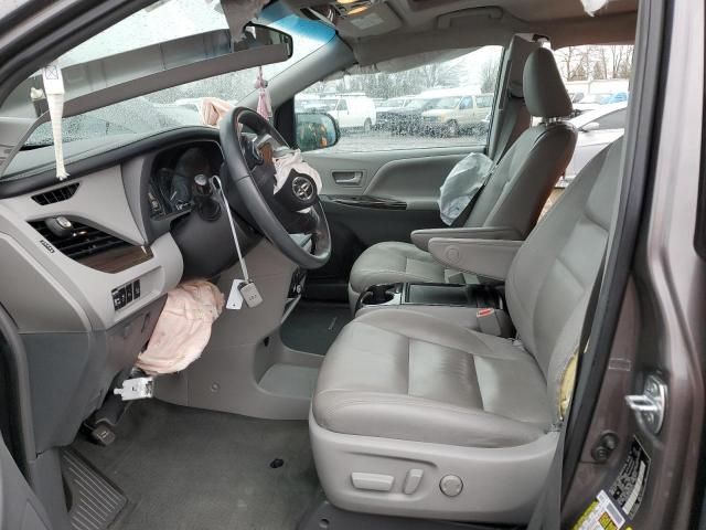 2016 Toyota Sienna XLE