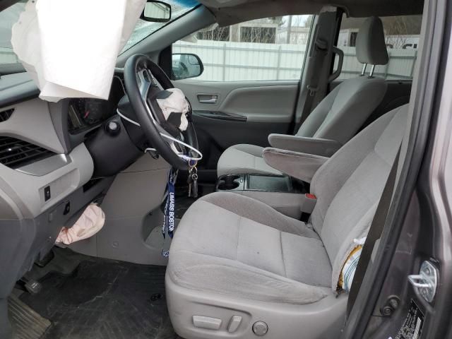 2016 Toyota Sienna LE