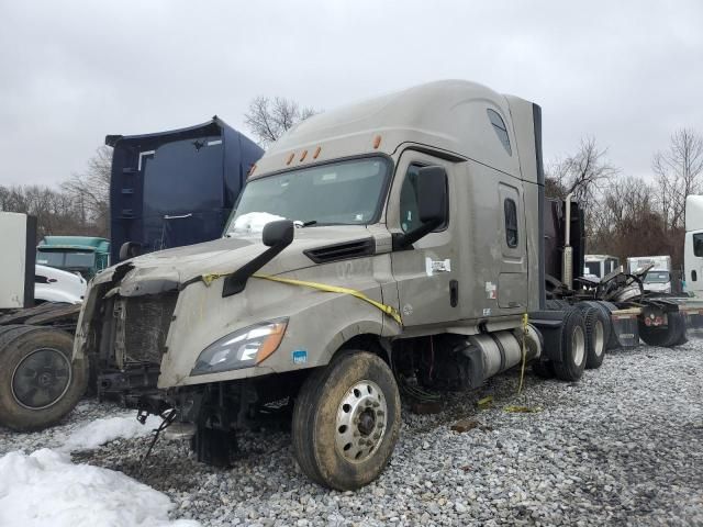 2020 Freightliner Cascadia 126