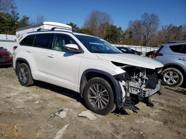 2017 Toyota Highlander SE