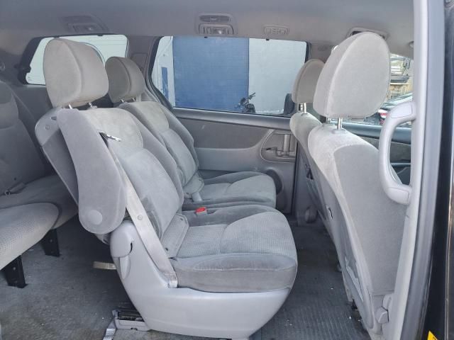 2010 Toyota Sienna LE