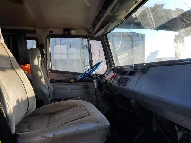 2001 Freightliner Medium Conventional FL112