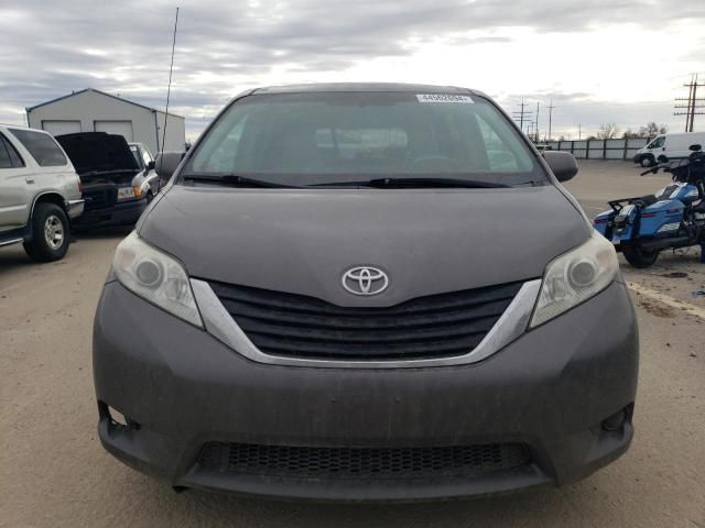 2013 Toyota Sienna LE