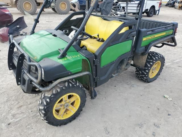 2015 John Deere 825I