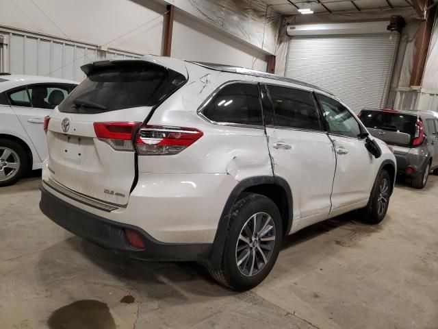 2017 Toyota Highlander SE