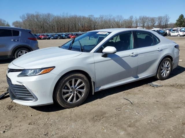 2022 Toyota Camry LE