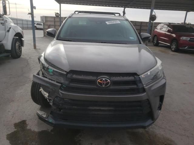 2019 Toyota Highlander SE