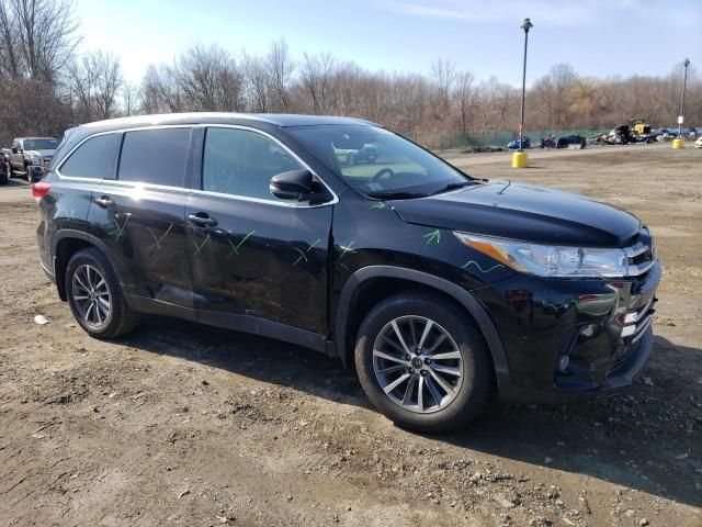 2019 Toyota Highlander SE