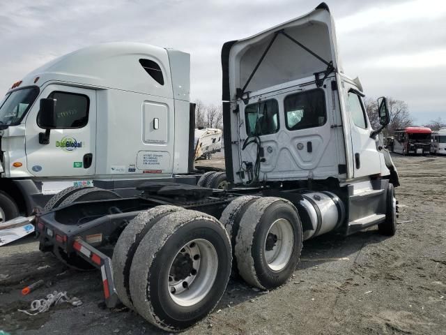 2019 Freightliner Cascadia 126