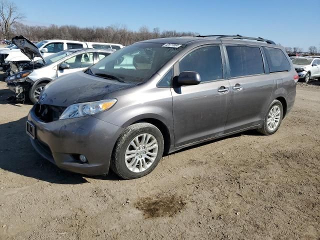 2013 Toyota Sienna XLE