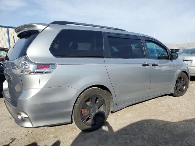 2015 Toyota Sienna Sport