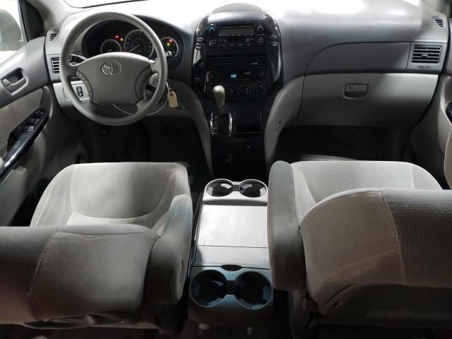 2005 Toyota Sienna CE