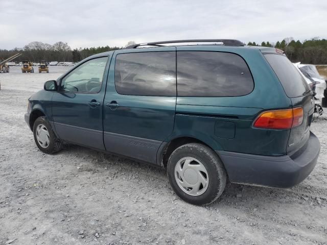 1998 Toyota Sienna LE