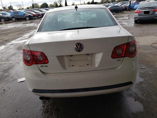 2005 Volkswagen New Jetta 2.5L Option Package 2