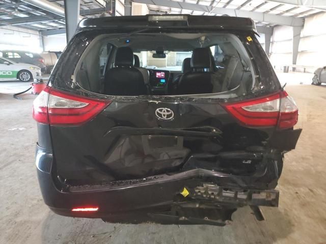 2018 Toyota Sienna LE