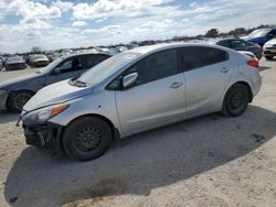 KIA Vehiculos salvage en venta: 2015 KIA Forte LX