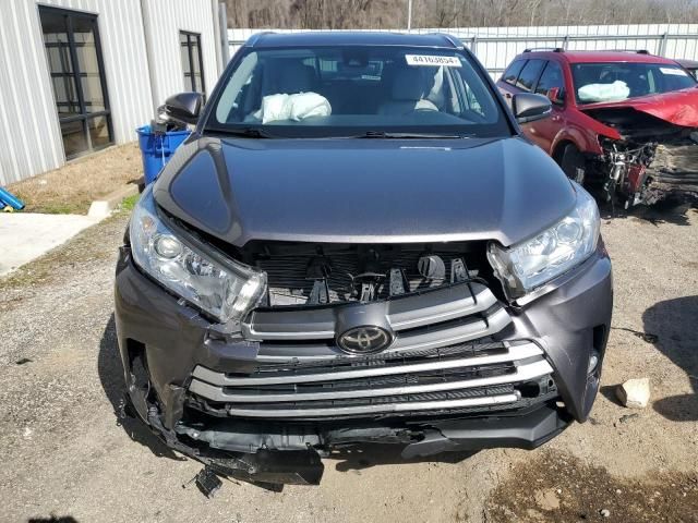 2019 Toyota Highlander SE