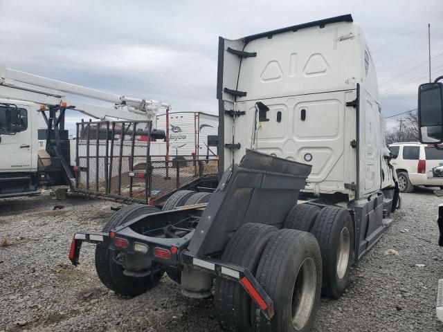 2022 Freightliner Cascadia 126