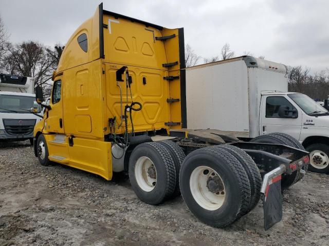 2019 Freightliner Cascadia 126