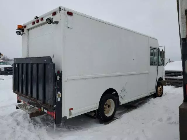 1999 Freightliner Chassis M Line WALK-IN Van