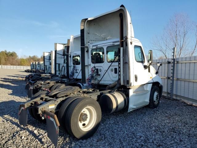 2014 Freightliner Cascadia 125