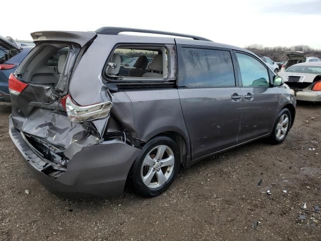 2011 Toyota Sienna LE