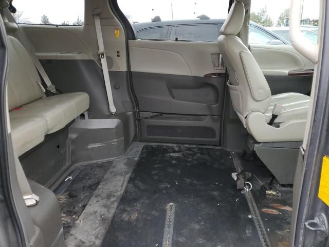 2014 Toyota Sienna XLE