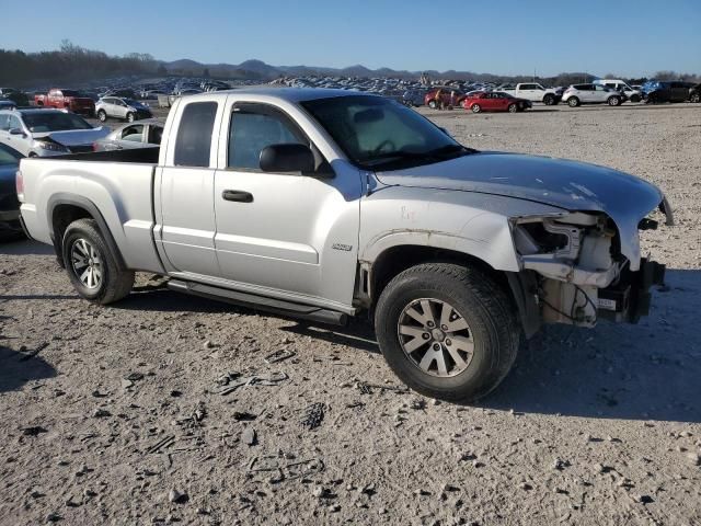 2006 Mitsubishi Raider Durocross