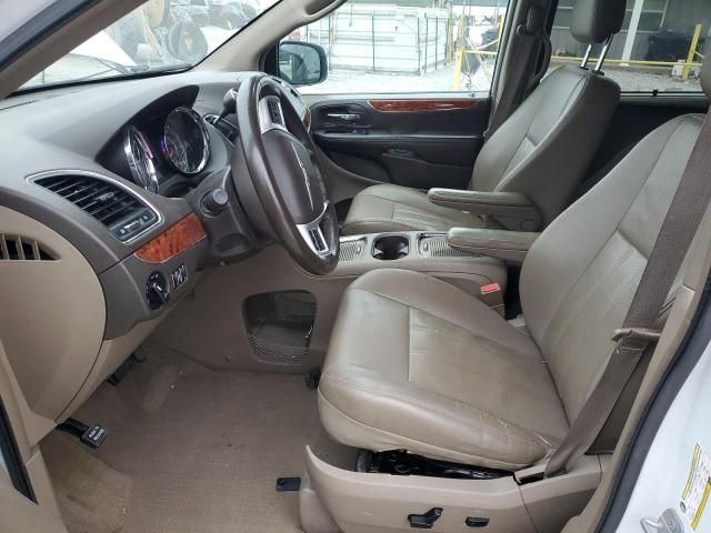 2015 Chrysler Town & Country Touring L